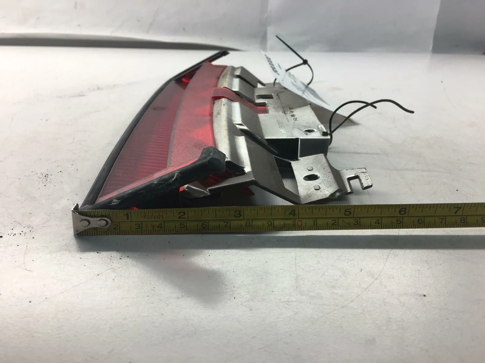 2000 SATURN S SERIES SW2 Wagon Emergency Third Brake Light Avoidance Lamp Q