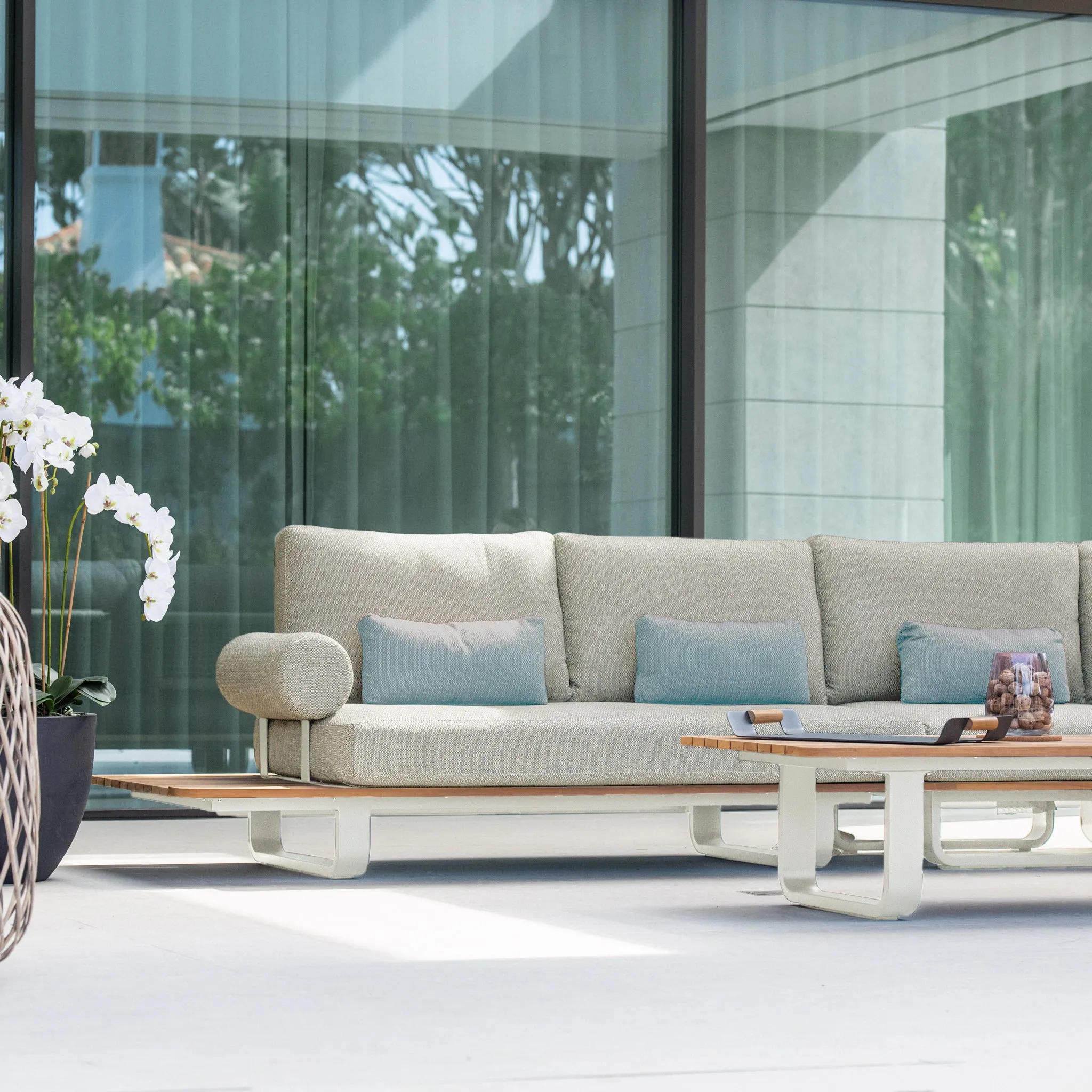 Bay Large Corner Group Set with 4 Waist Pillows and Teak Table in Latte (Ex Display)