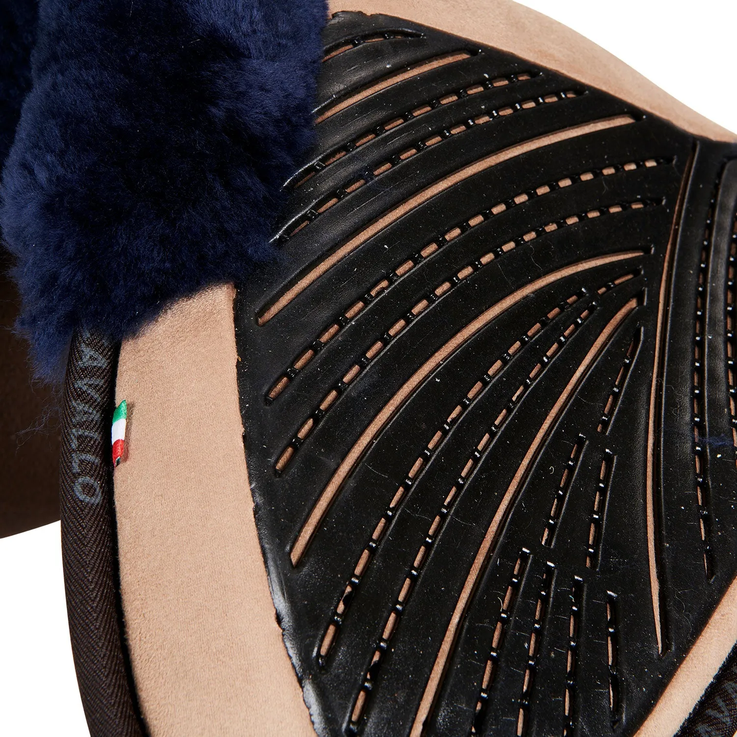 Close Contact Gel & Memory Foam Half Pad with Sheepskin