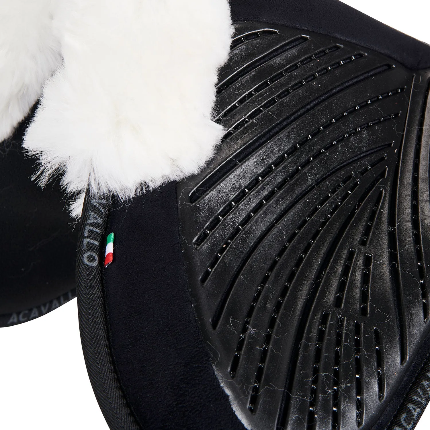 Close Contact Gel & Memory Foam Half Pad with Sheepskin