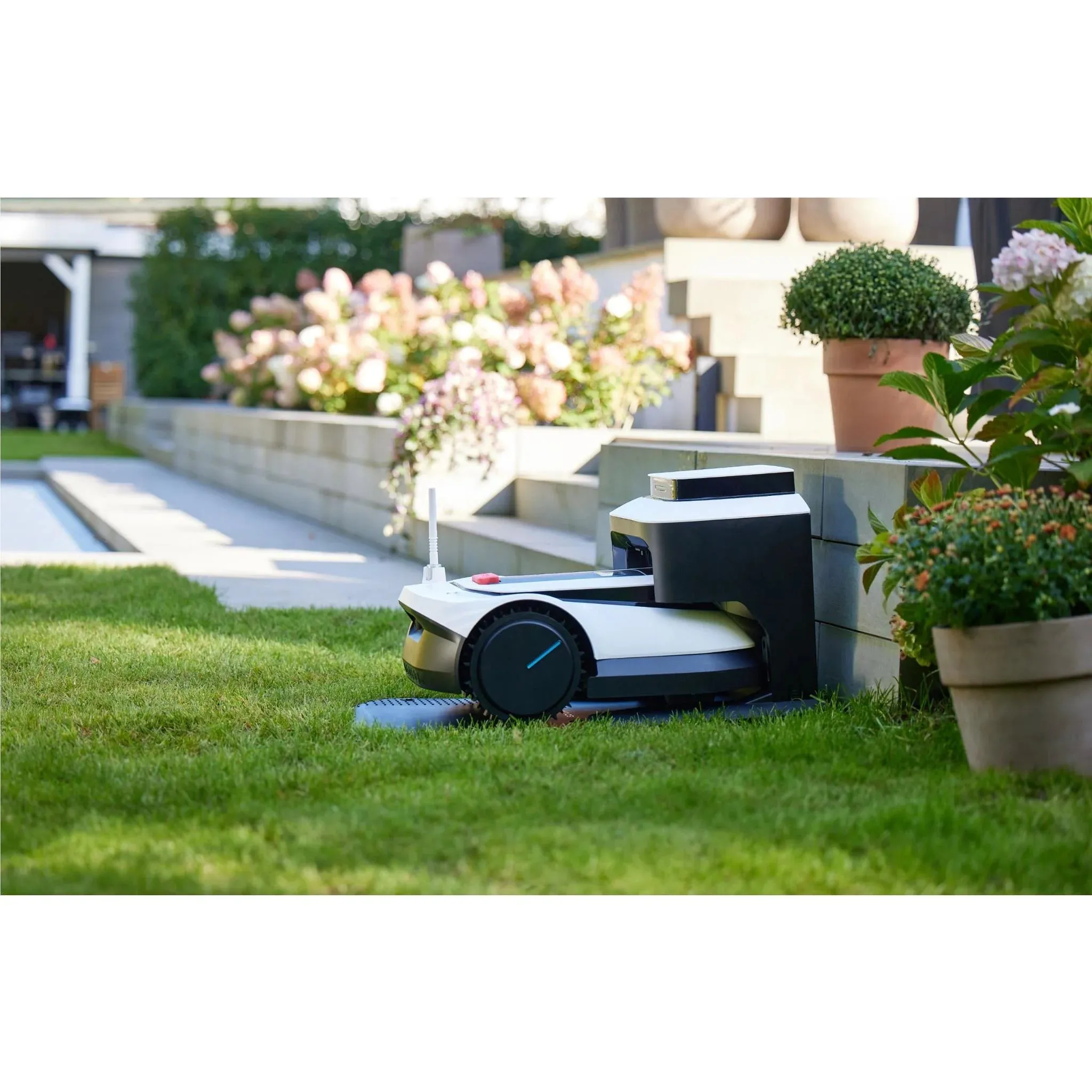 ECOVACS GOAT G1 Robotic Lawn Mower